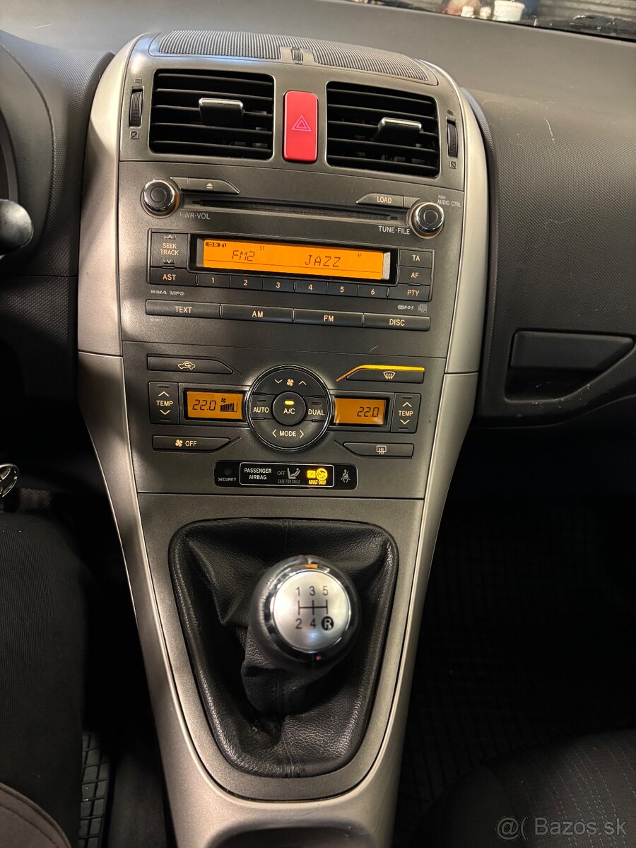 Toyota Auris 1.6 benzín 91kw - 17