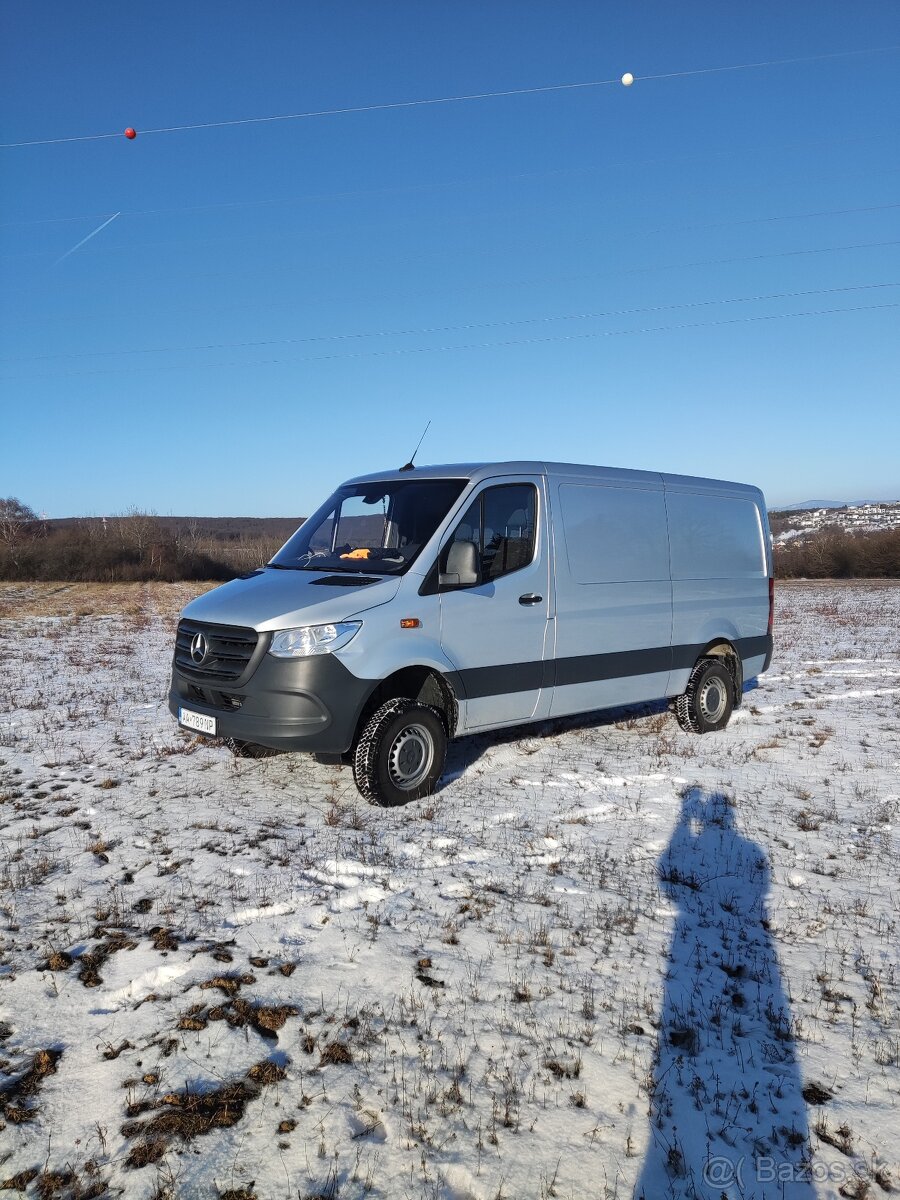 Predám Mercedes Sprinter 4x4, automat - 17