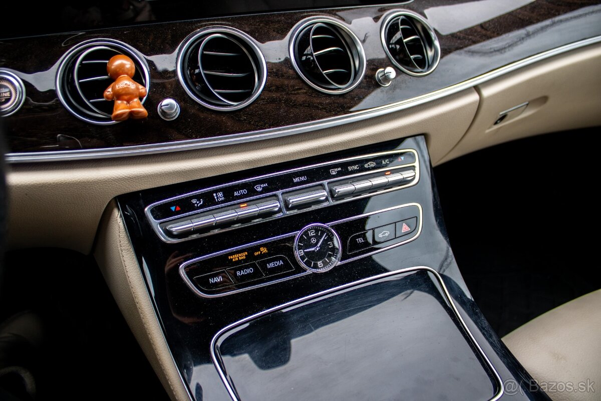 Mercedes-Benz E trieda Sedan 220 d 4MATIC - 17