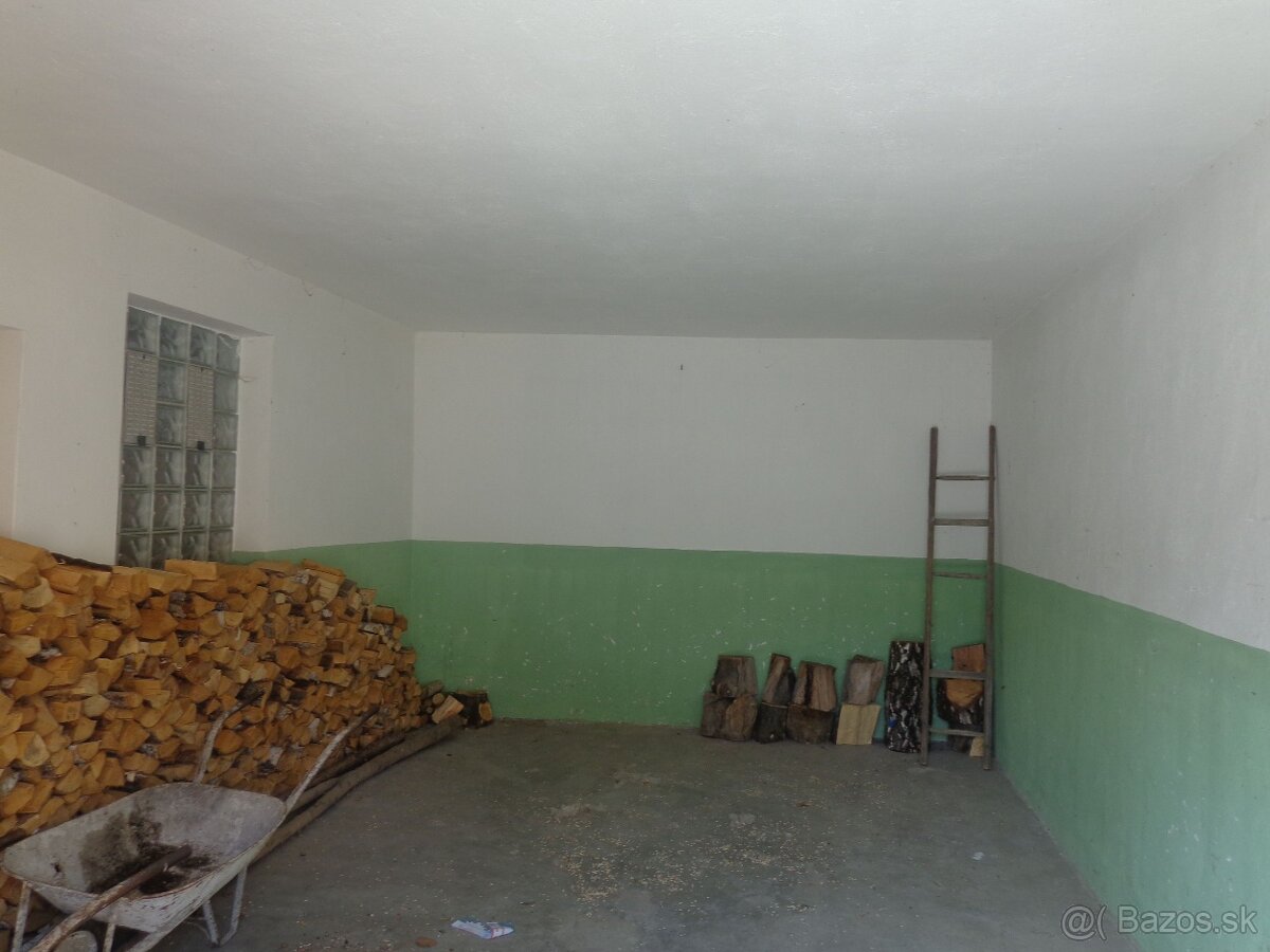 Dom na bývanie a budovy na podnikanie v Lučenci - Opatová - 17