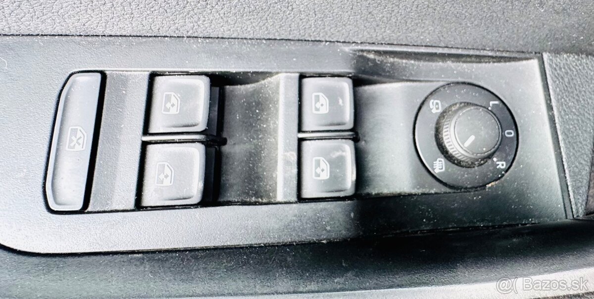 Škoda Superb 2,0 TDI DSG KOMBI,2/2022,NAVI,LED - 17