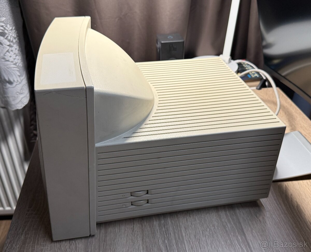 Apple Macintosh Performa 630 a Apple Monochrome display - 17