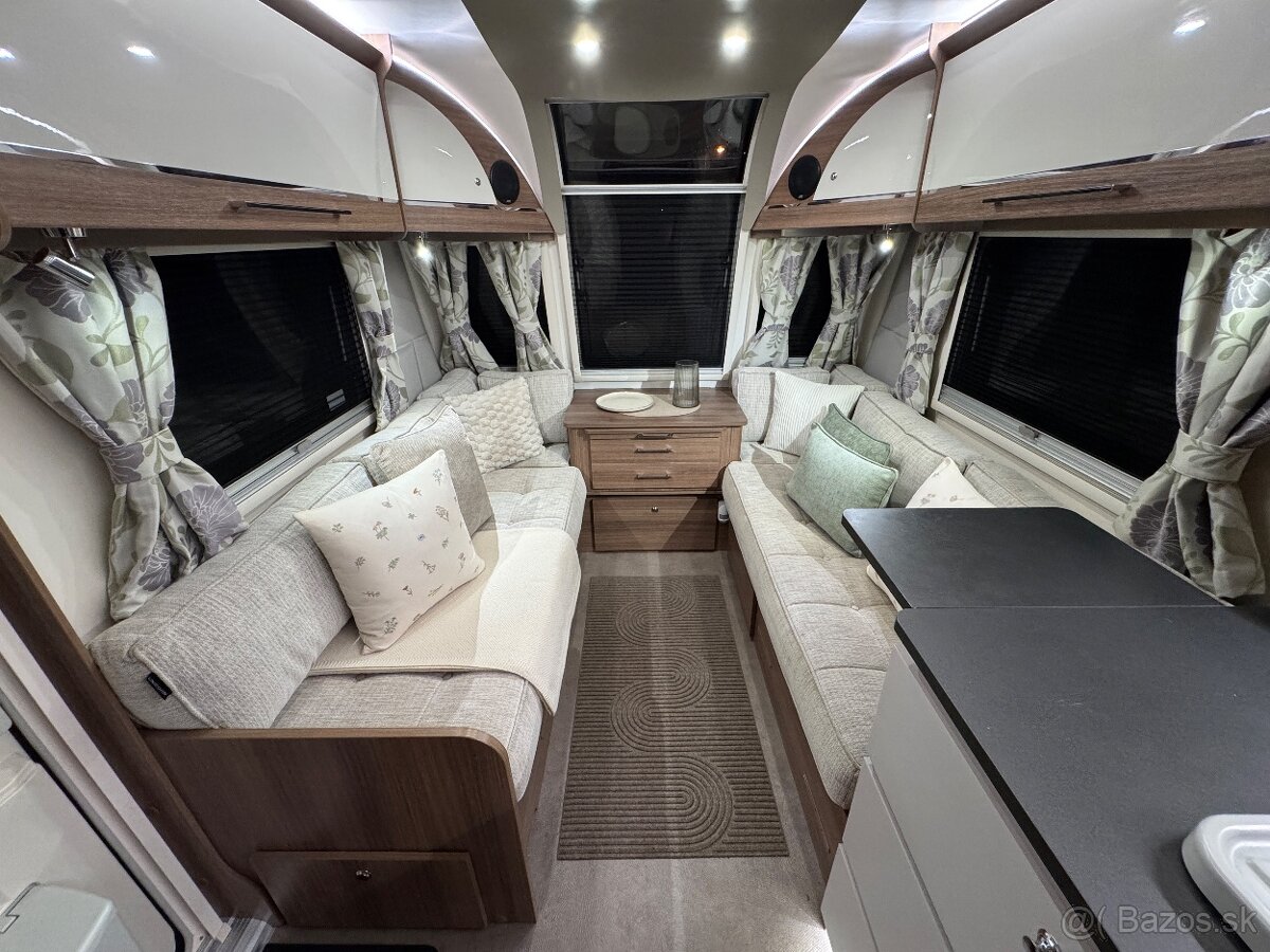 🔱 Anglicky karavan Bailey Unicorn Segovia rok 2018/19 | A - 17