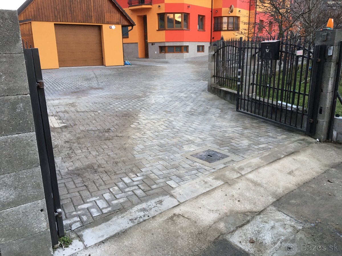 Kanalizačné a vodovodné prípojky - 17