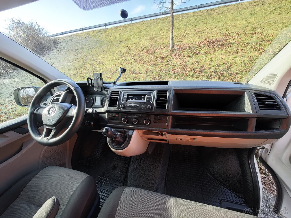 VW Transporter T6 2.0TDi 110 KW M6 10/2018 - 17