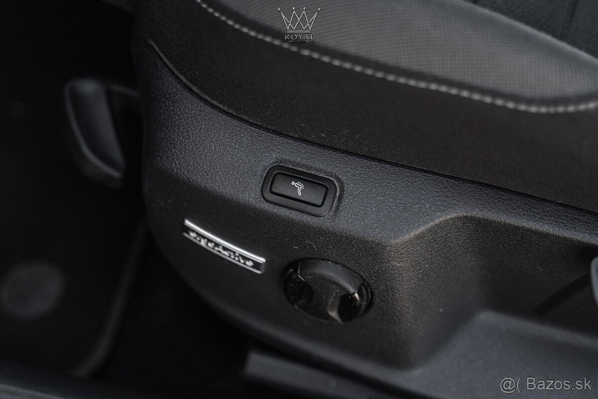 Volkswagen Golf Variant 2.0 TDI Highline ACC DPH - 17