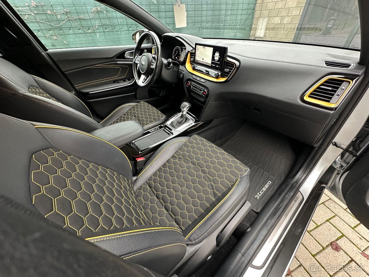 Kia XCeed 1.4 T-GDi Platinum A/T - 17