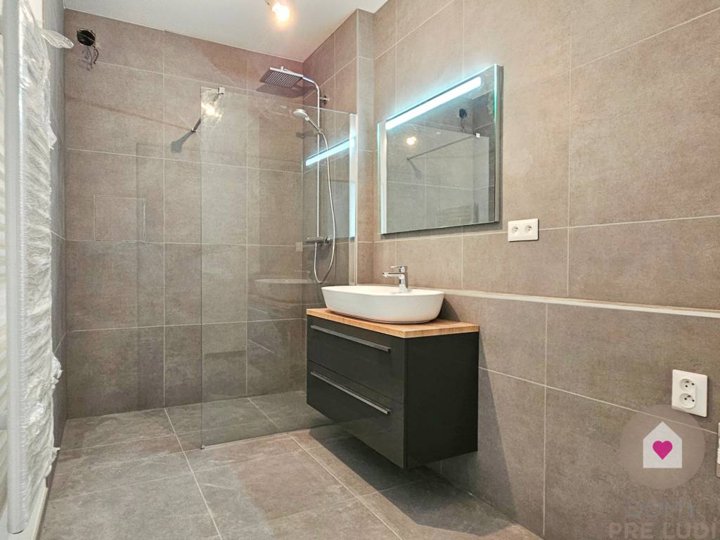 3i. BYT - 74 m2 + 17,5 m2 balkón, TEP. ČERPADLO, KLIMATIZÁCI - 17