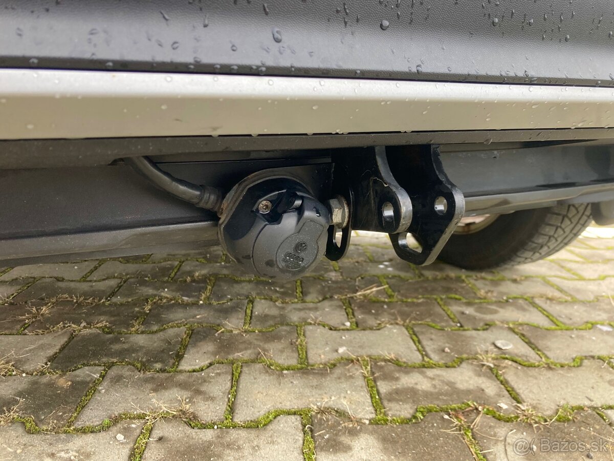 VW T-Roc 1.5 TSI BMT Benzín - 17