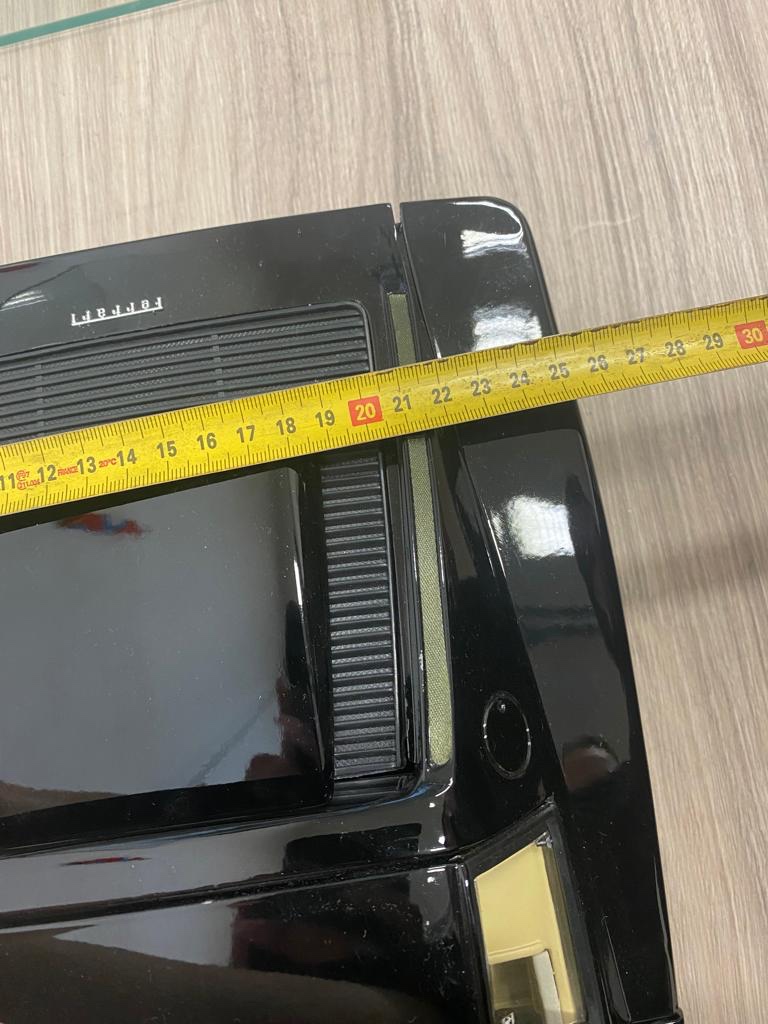 Ferrari Testarossa Model v mierke 1:8 - 17