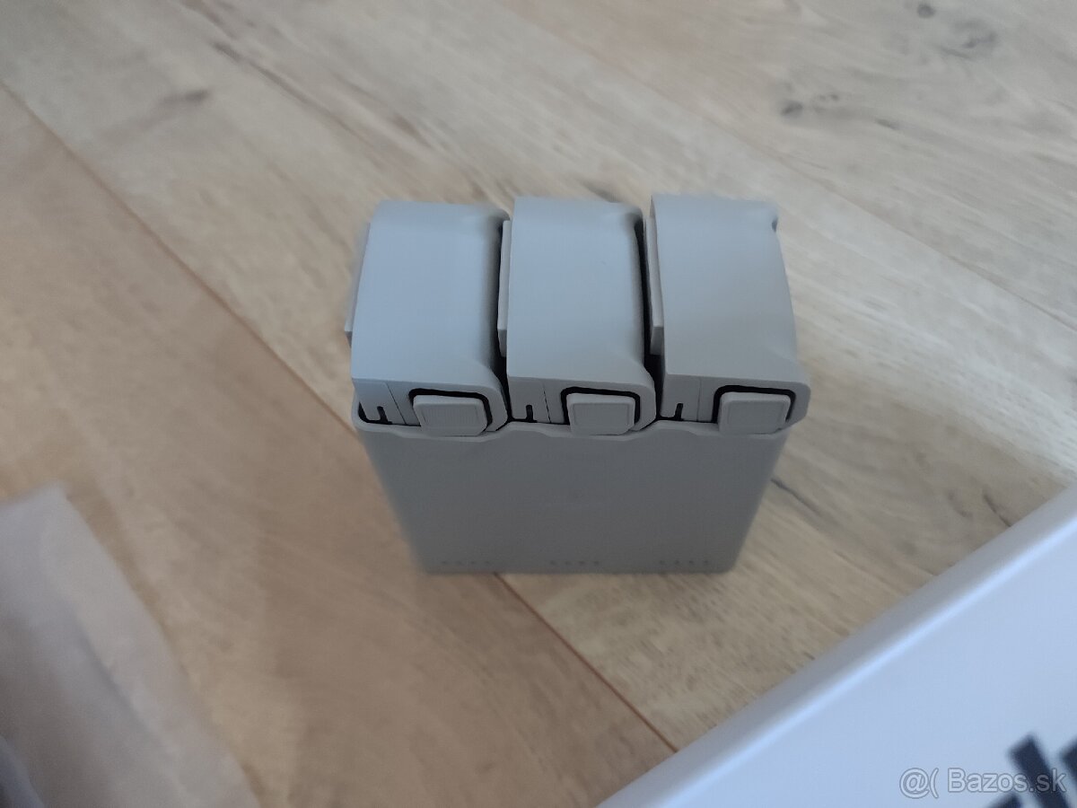 Dji mini 4 pro v fly more combo setu + príslušenstvo - 17