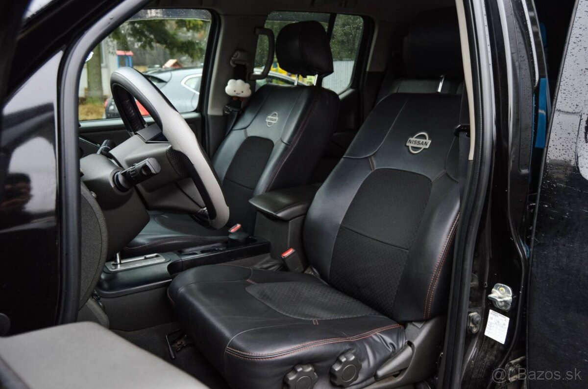 Nissan Navara DoubleCab 2.5D LE A/T - 17