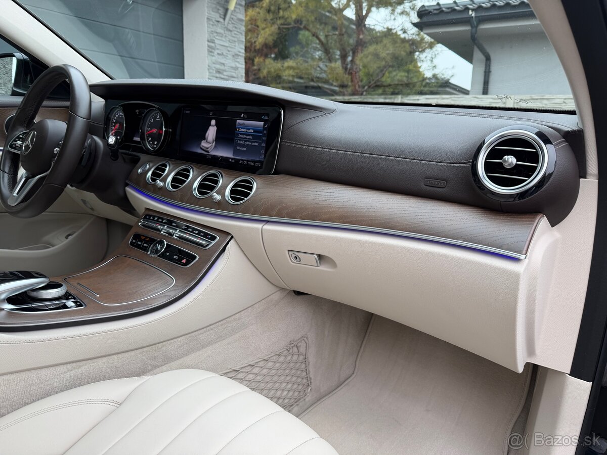 Mercedes Benz sedan E400 D 4Matic - 17