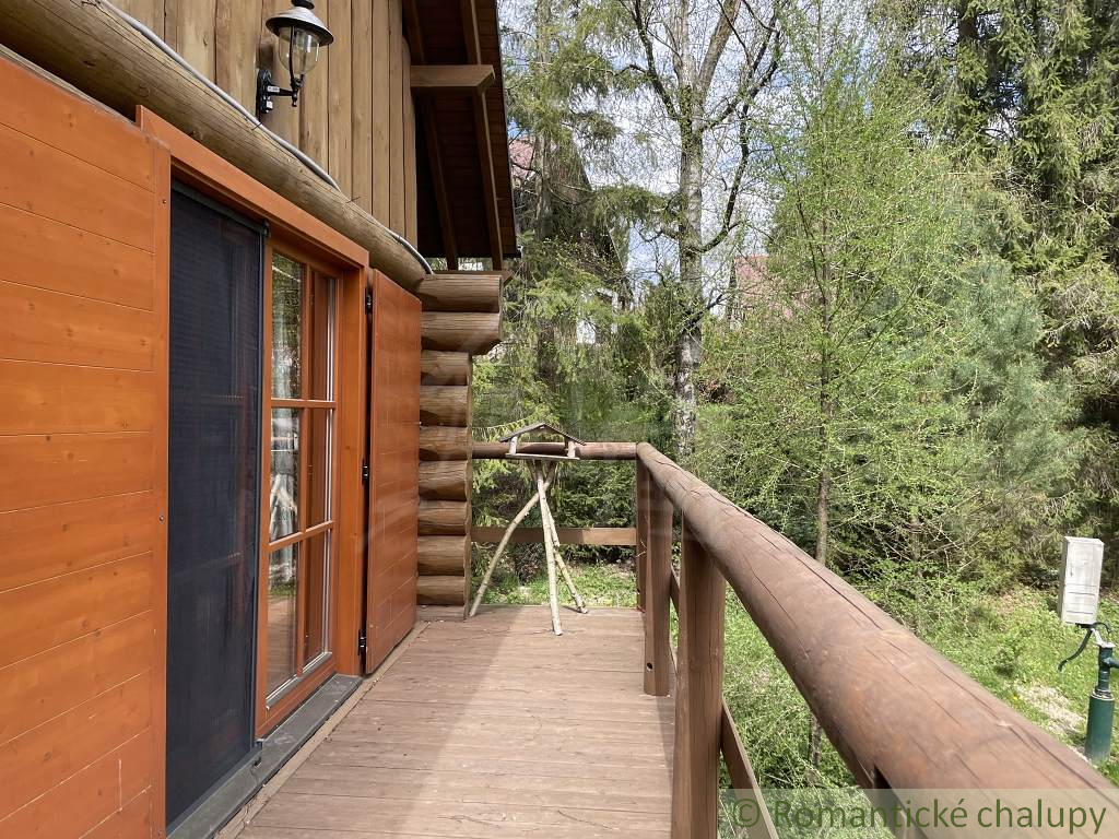 Kanadský zrub pod lesom neďaleko Košíc - 17