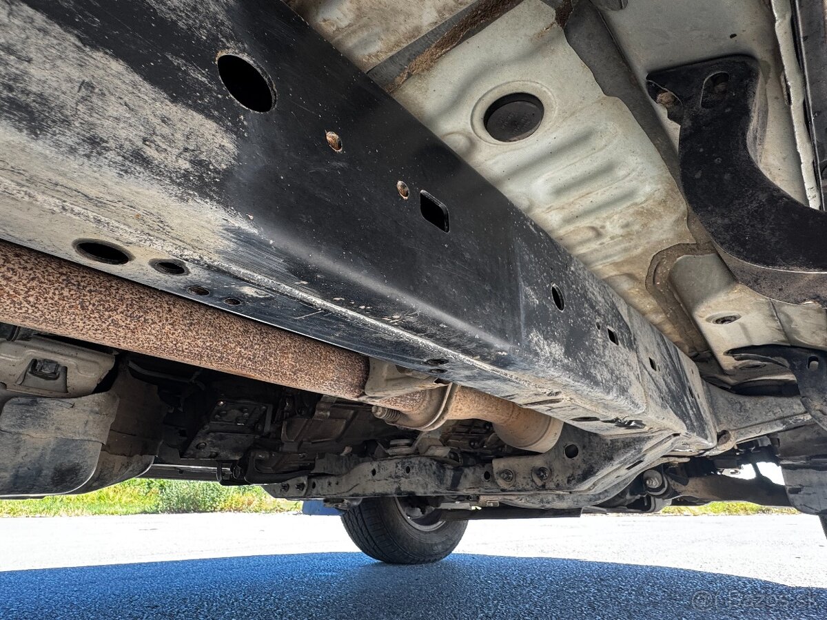 Toyota Land cruiser 120 3,0 D-4D 122KW pôvodný lak,dovoz IT - 17