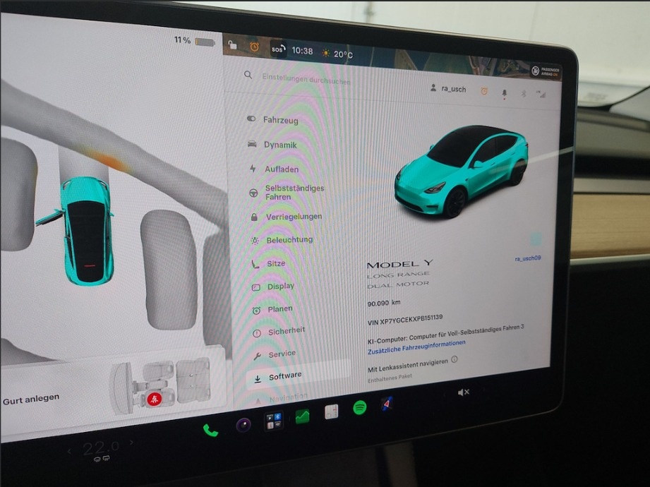 Tesla Model Y 2023 LR SoH 92 % / servis 5 ročná záruka / - 17
