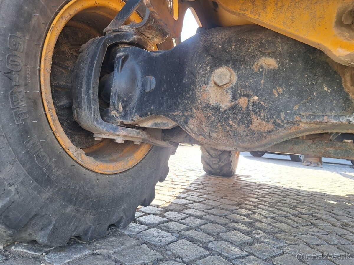 JCB 2CX - 17