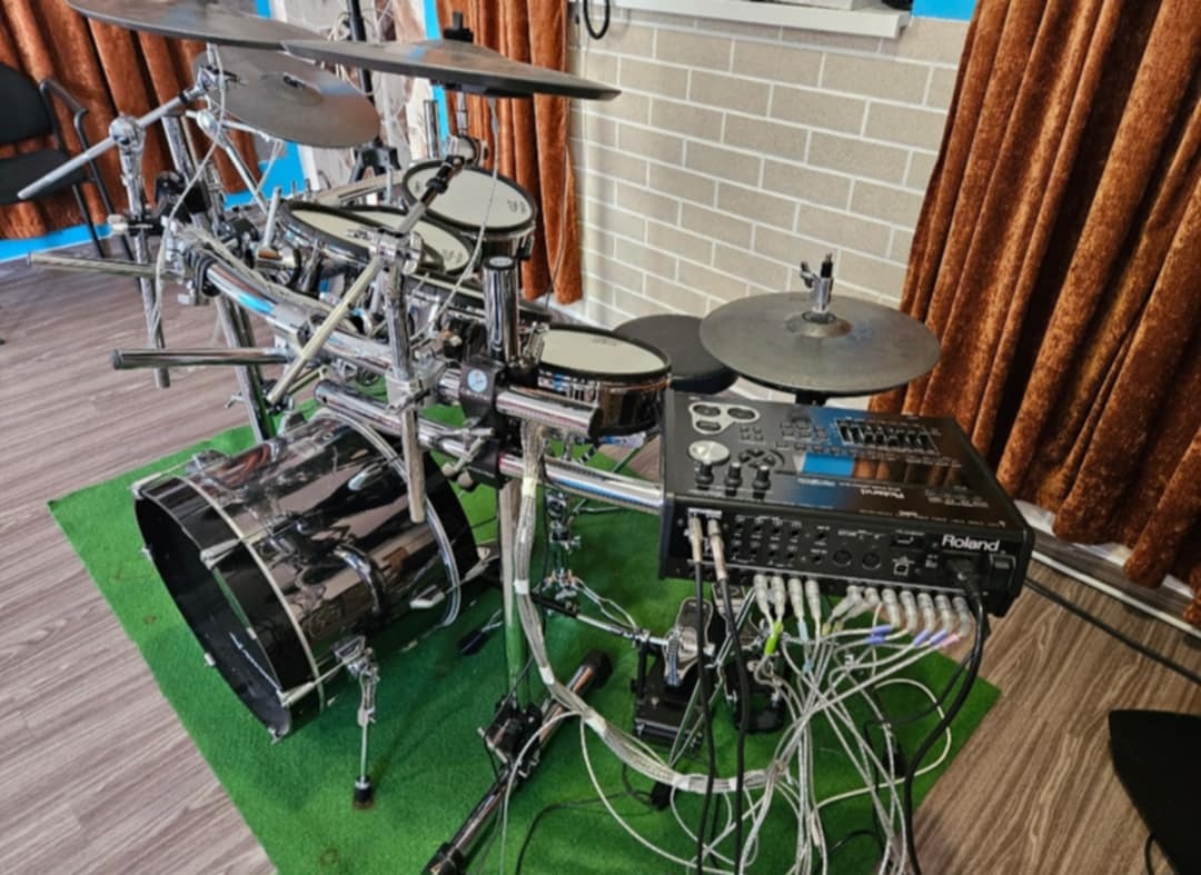 Predám bicie a súčiastky - 17