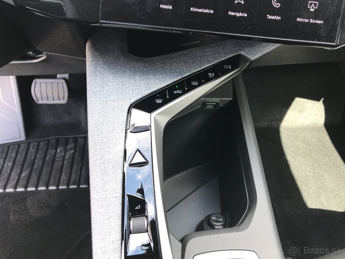 Peugeot 3008 ALLURE Hybrid 145k e-DCS6 (MHEV) - 17