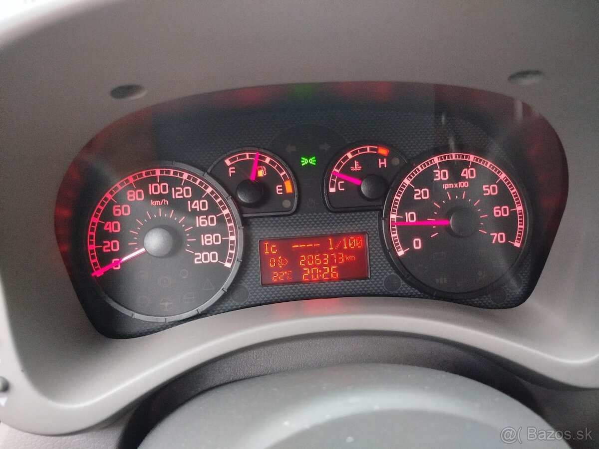 Fiat panda 4x4 1.2i benzín rv.2006 edícia climbing - 17