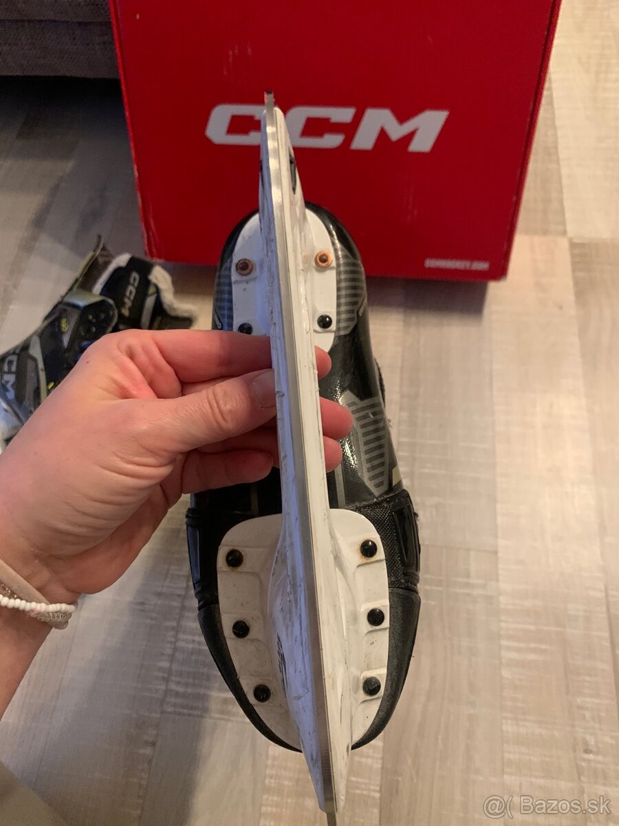 Korčule CCM Tacks AS-590 size 4 - 17