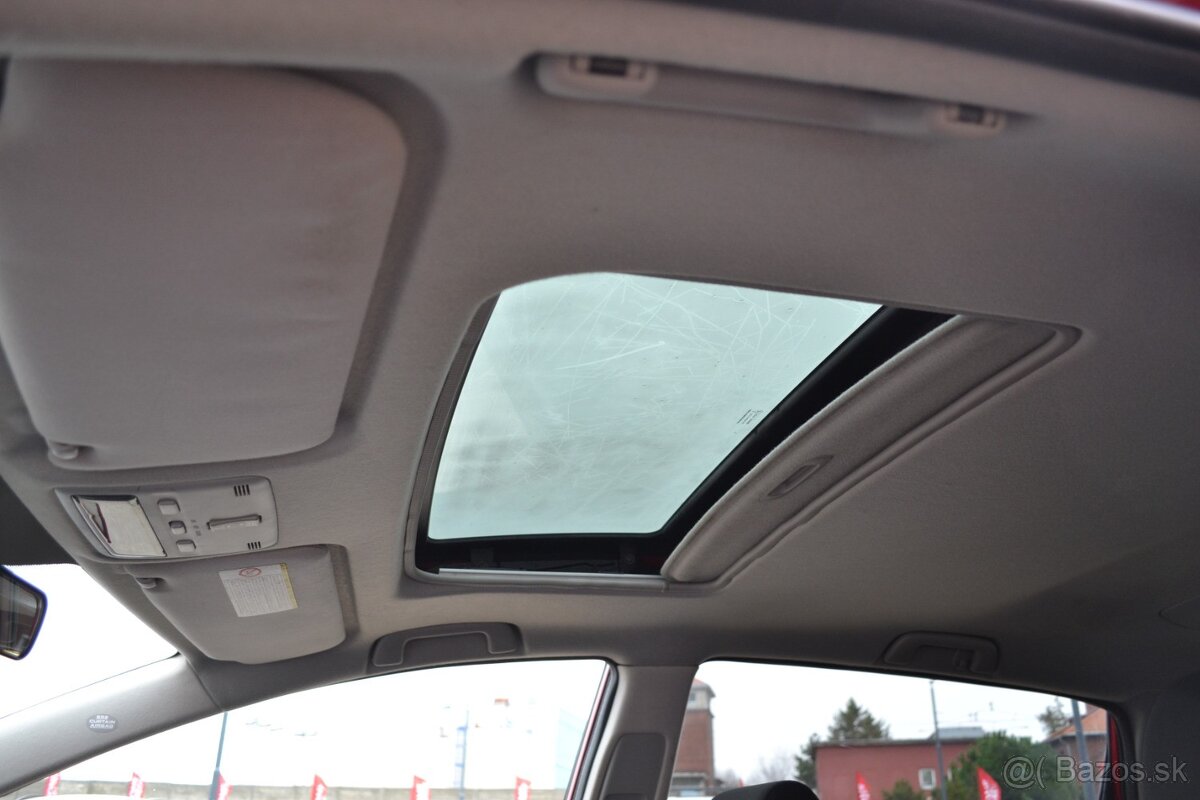 Toyota Corolla Verso 1.8 VVTi 7-miestne - 17