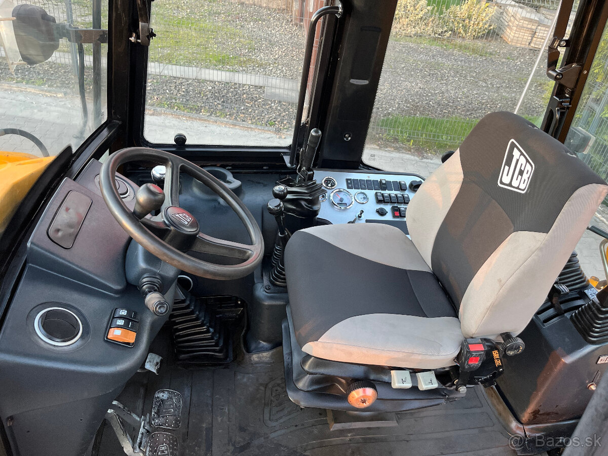 Rýpadlo-nakladač JCB 2CX Streetmaster, 3CX Compact - 17