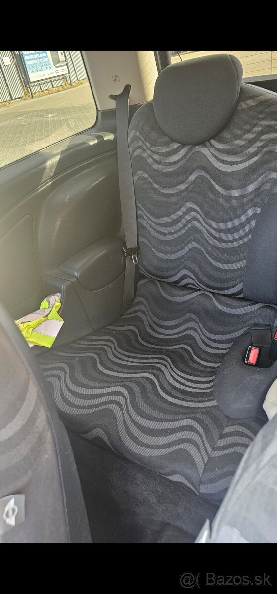 Mini cooper 1.6 benzín 66kw (90ps) - 17