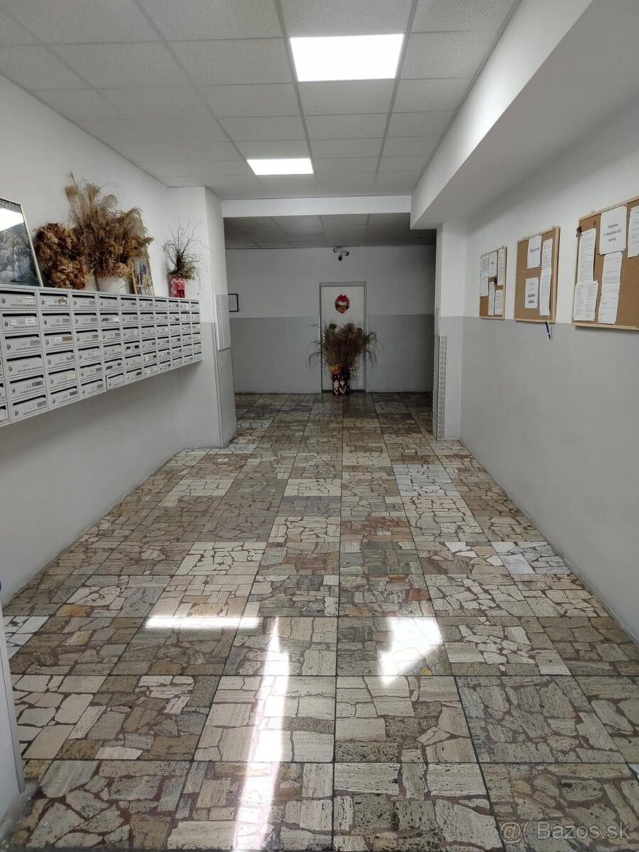 Predám 1-izbový veľkometrážny byt v Bánovciach - 17