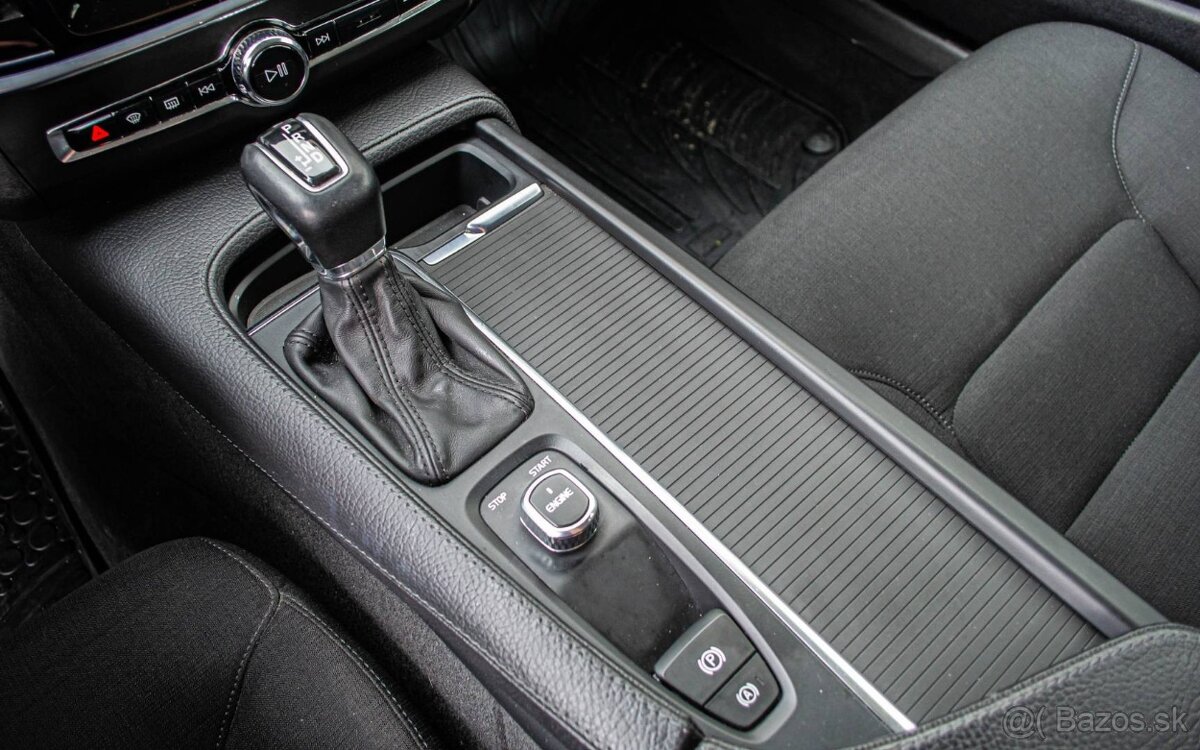 Volvo V90 D4 2.0L 140kW automat - 17