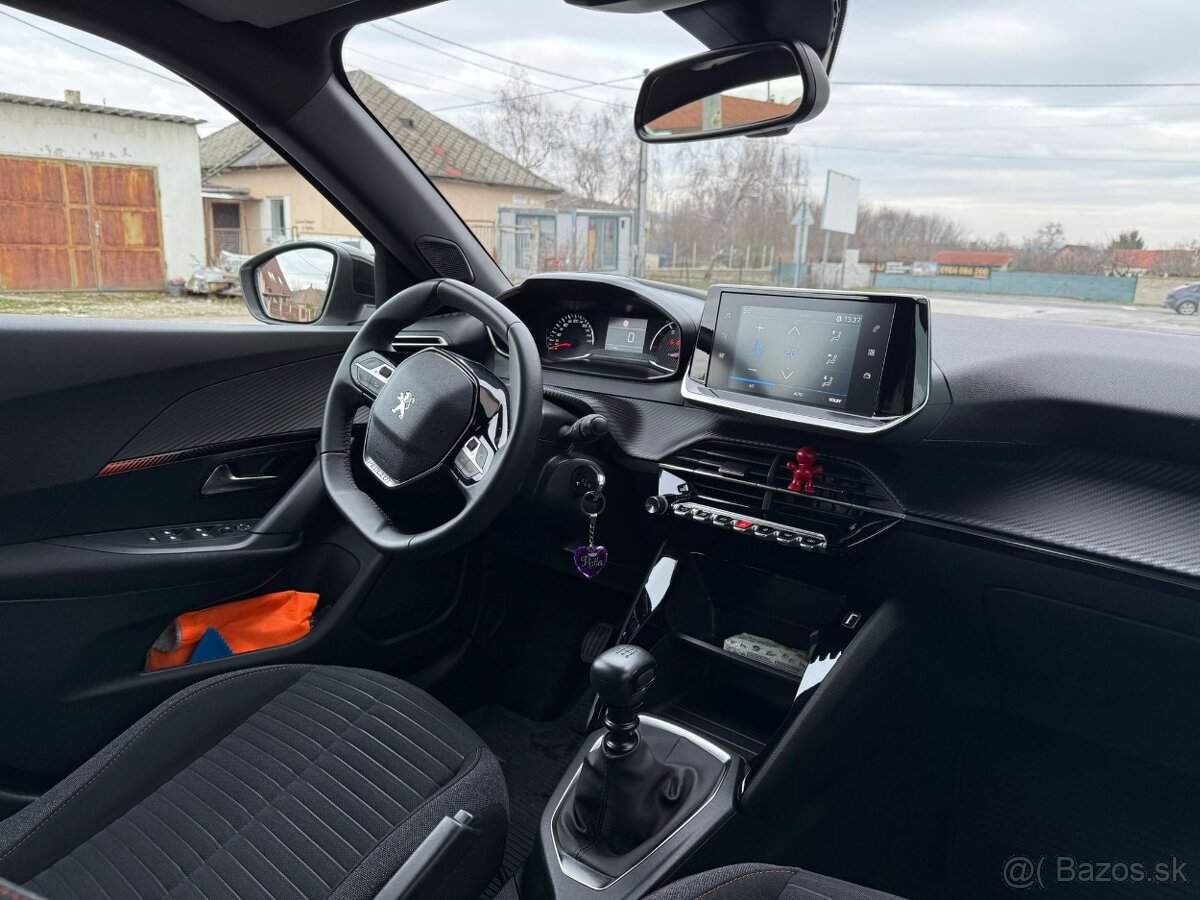 Peugeot 2008 1,2 PureTech - 17