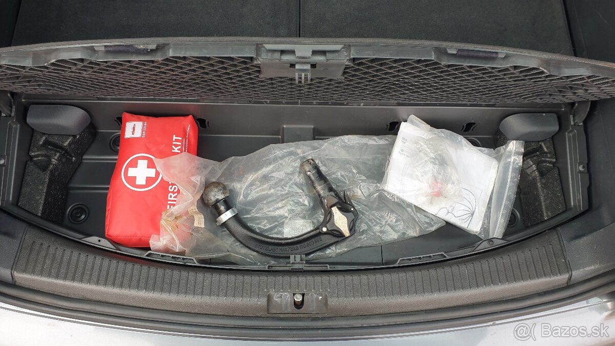 Touran 1,9 TDi, 77kW, DSG-automat, 7-miestny, ťažné - 17