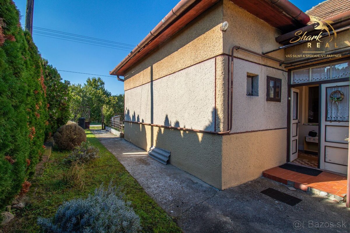 Na predaj 6-izbový rodinný dom s veľkým pozemkom v Komjatici - 17