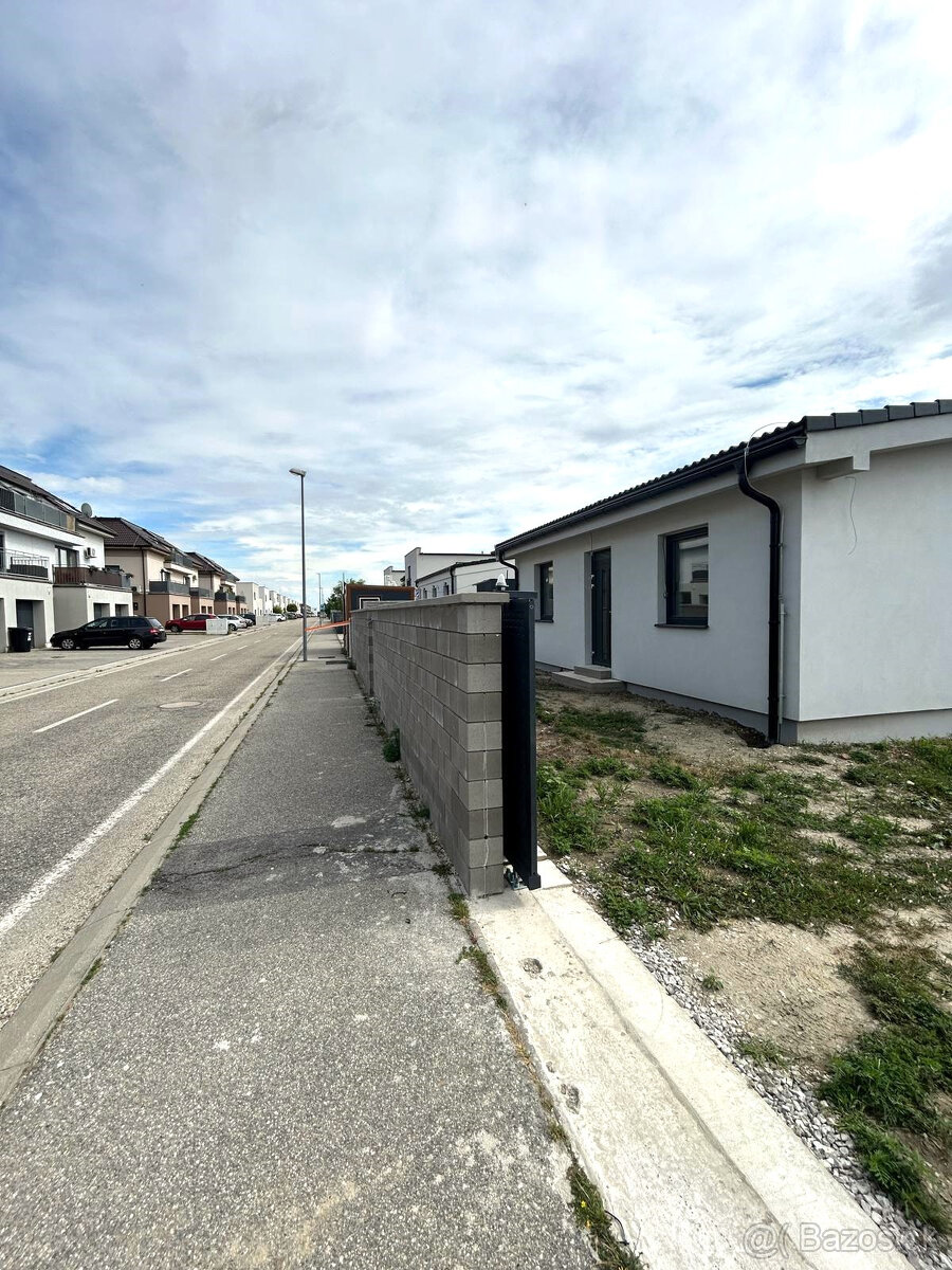 NOVOSTAVBA bungalovu v Slovenskom Grobe na predaj - 17