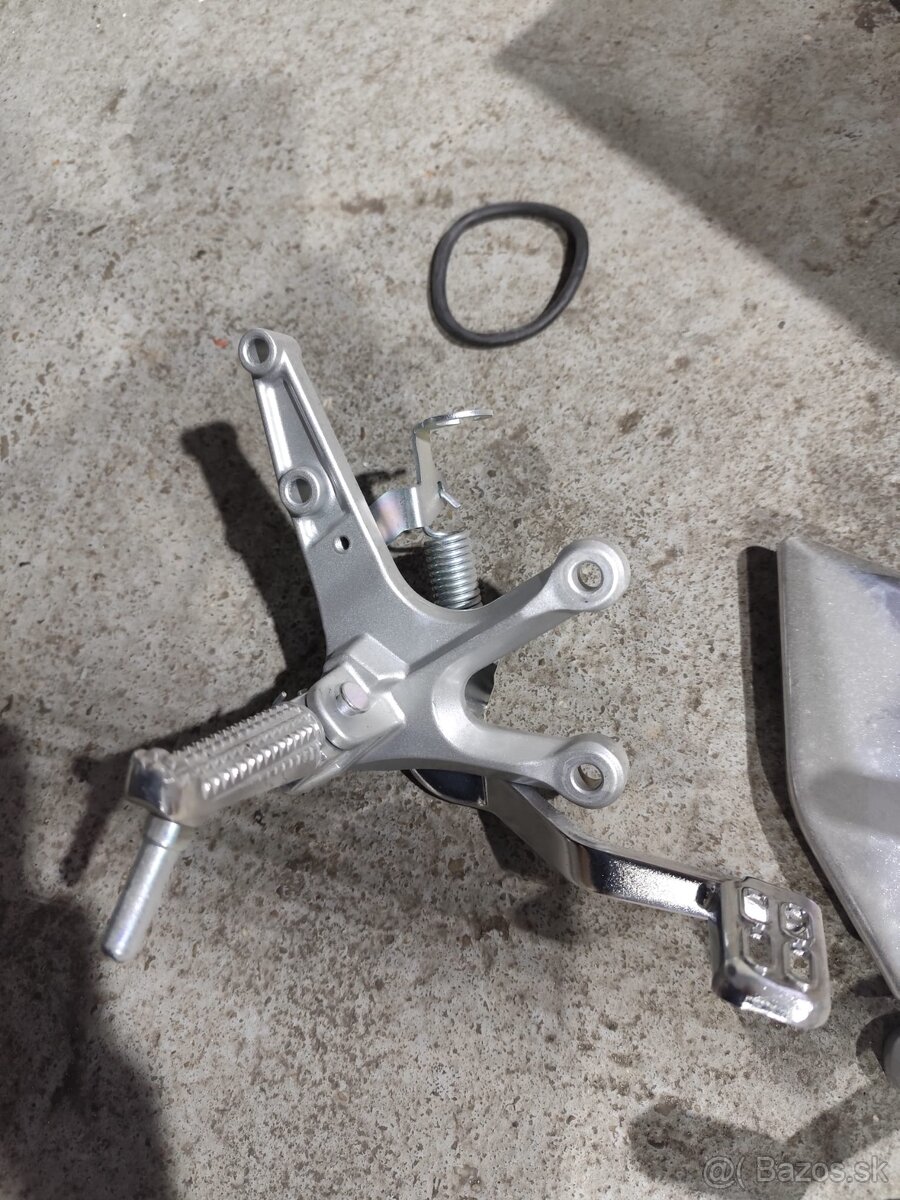 Yamaha R3 / Yamaha R6 - 17