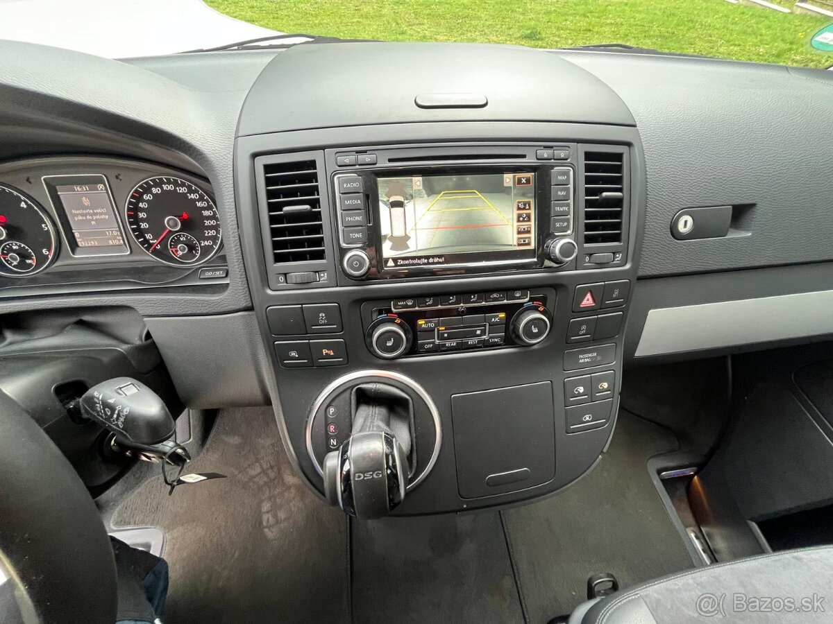 Volkswagen Multivan 2.0 TDI Highline 7-miestny - 17