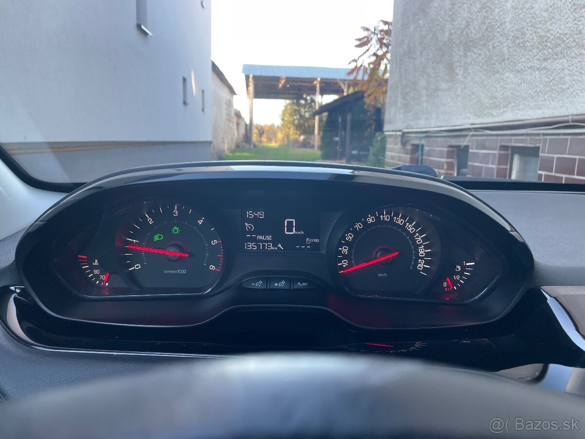 Peugeot 208 • 2012 • 1.4 Diesel • 50 kW • - 17