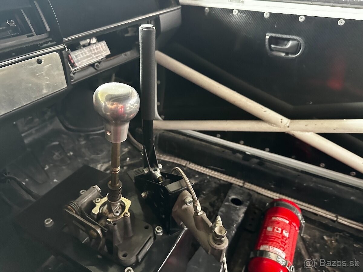 Volkswagen Golf závodné 1991 GTI raketa Rallye, cca 200 koní - 17