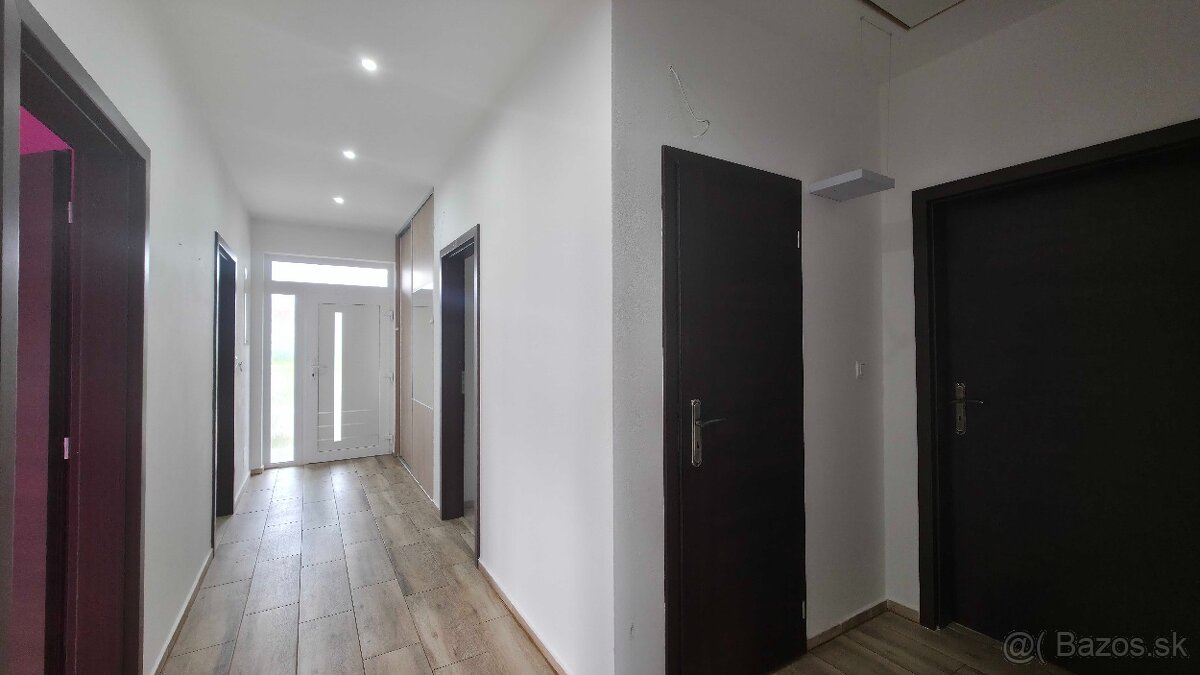 Predaj 4 izbový bungalov s pozemkom 663 m2 v obci Vydrany - 17