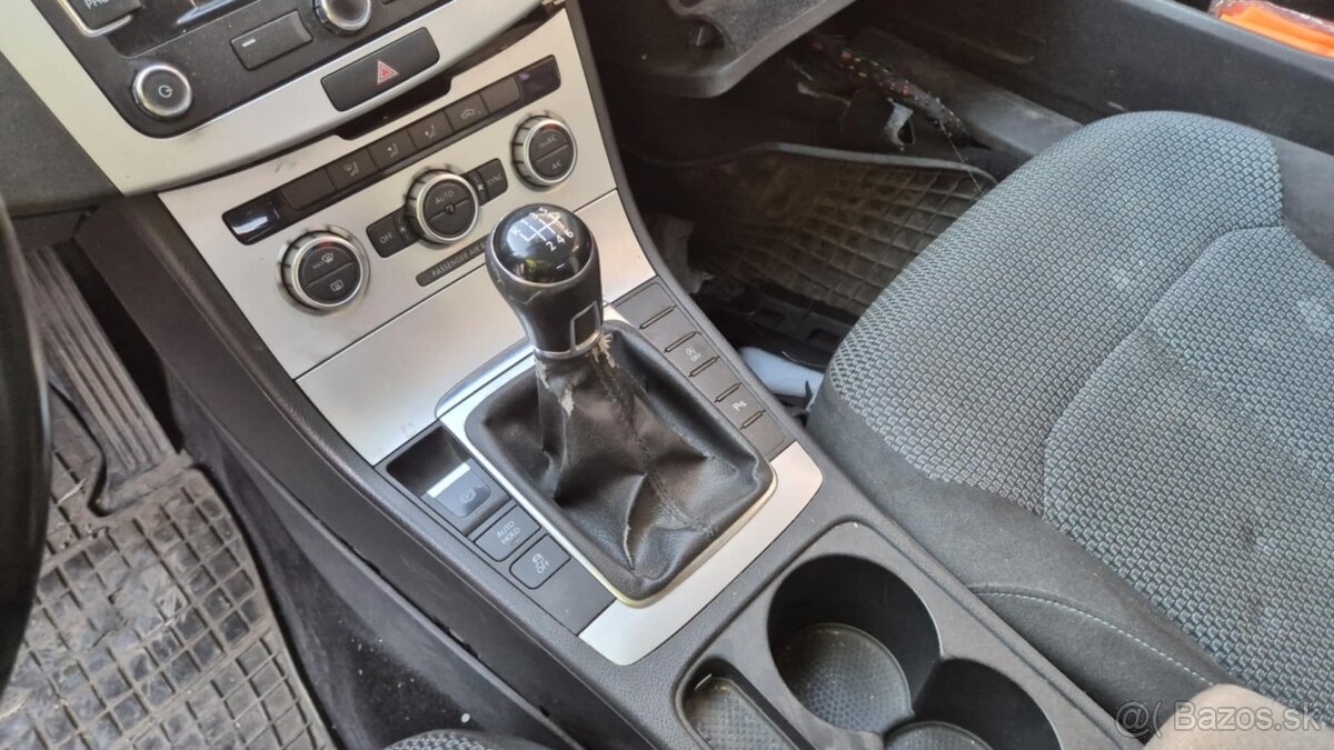 Volkswagen Passat B7 1,6TDI 77kw kód motora: CAY - 17