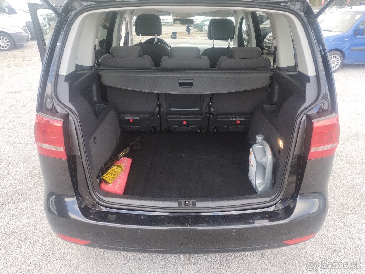 Volkswagen Touran 2.0 TDI Highline - 17