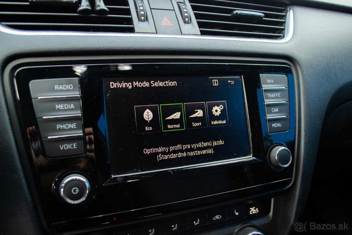 Škoda Octavia Combi 2.0 TDI DPF RS DSG - 17