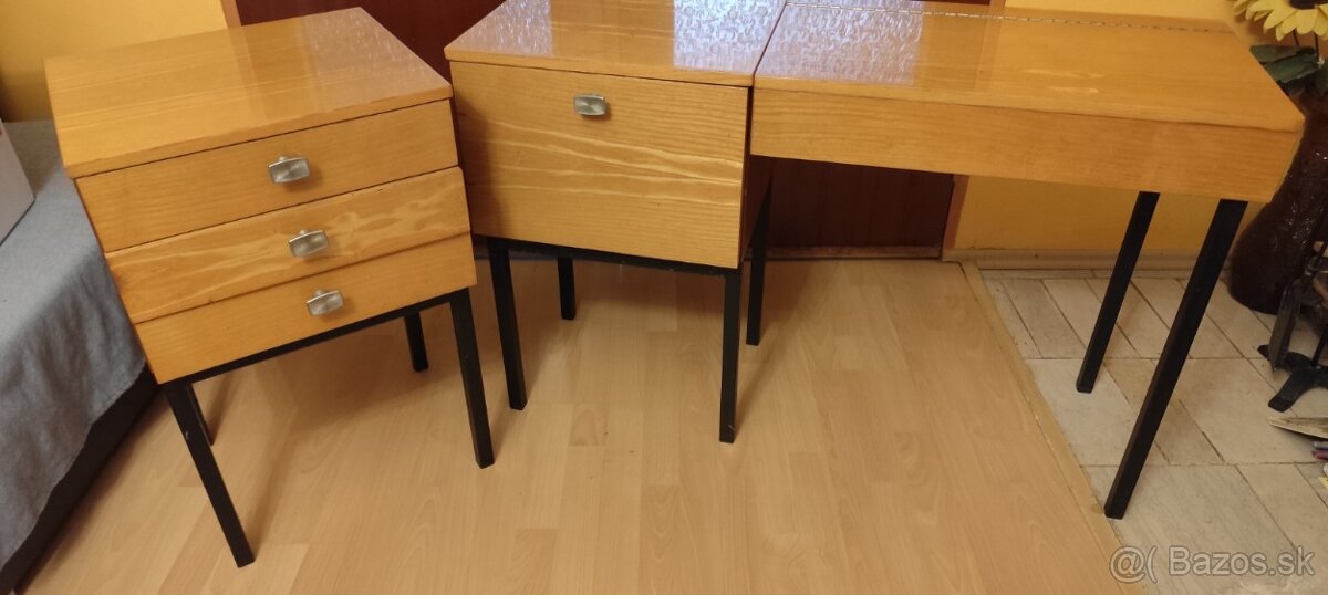 Kozmetický stolík+ nočný stolík - 17