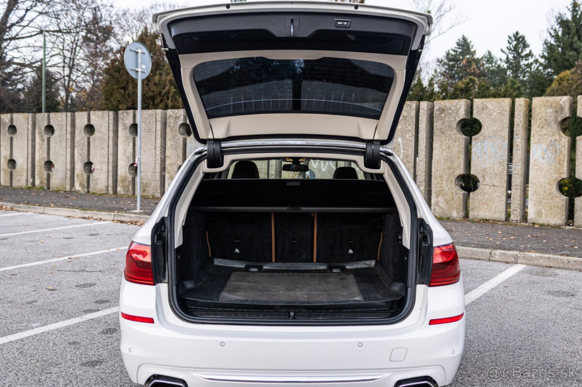 BMW 540i xDrive 250kW / TOP STAV / Panoráma / HeadUp / - 17