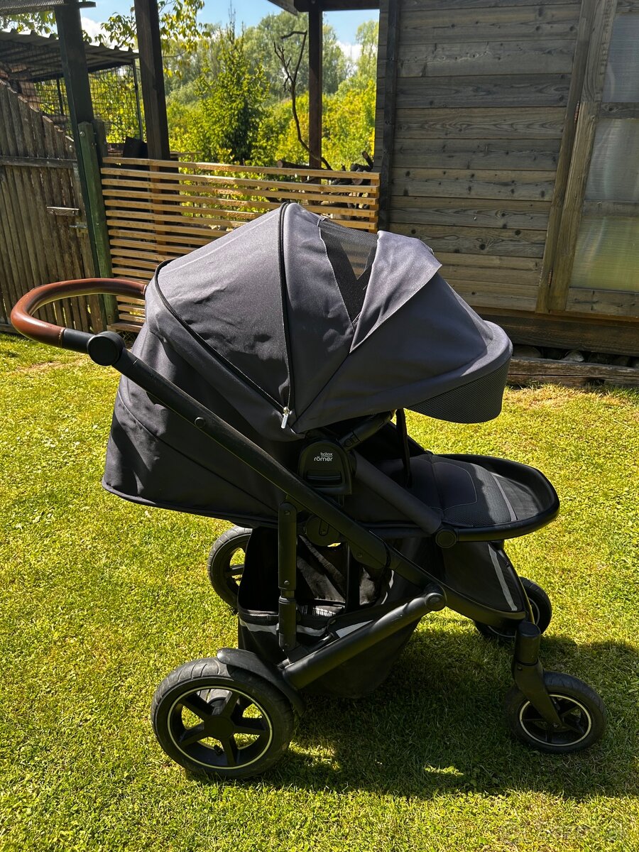 Dvojkombinácia Britax Romer Smile 3 + autosedačka - 17