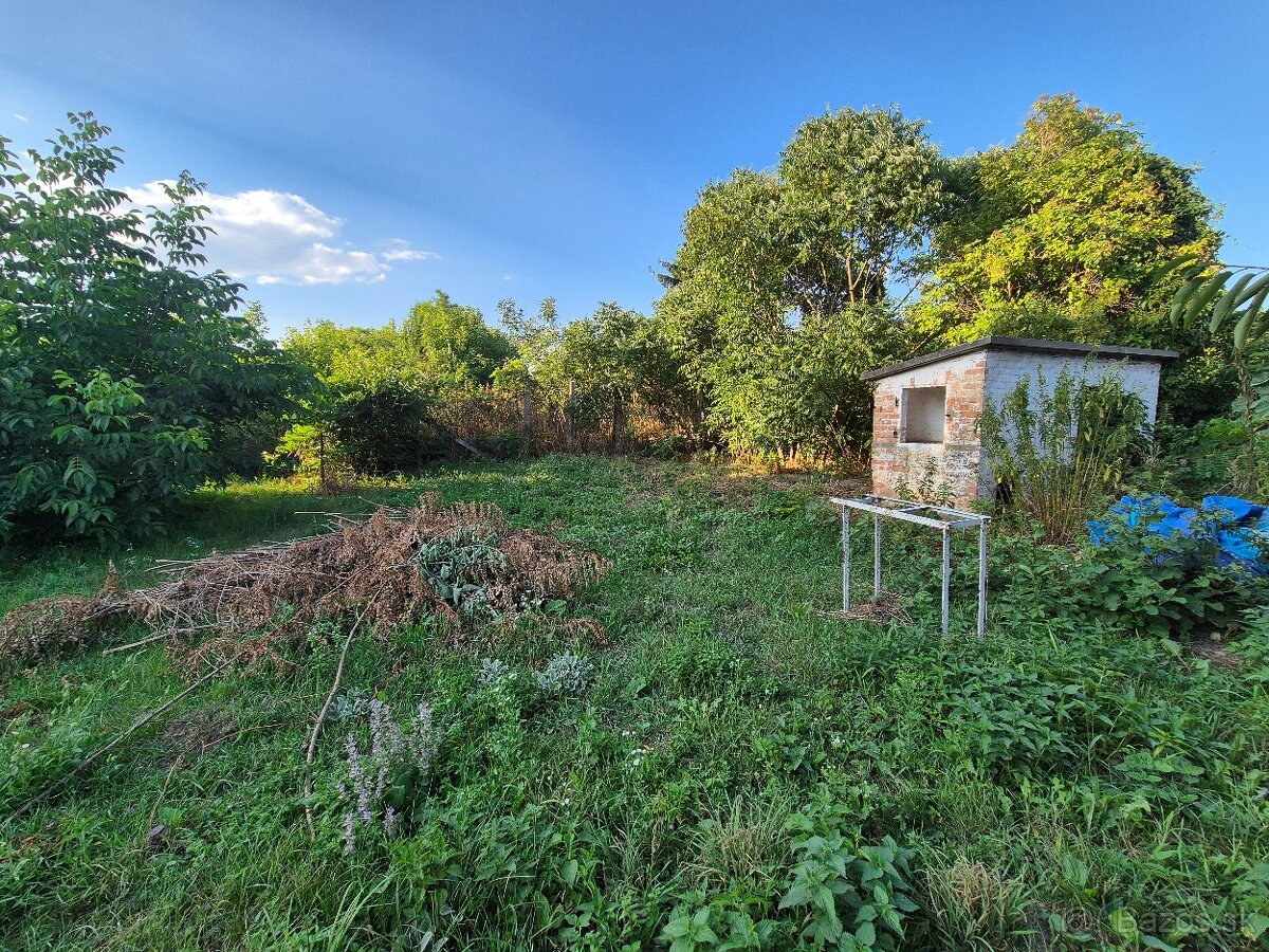 Priestranný bytový dom na predaj v obci Pohronský Ruskov - 17
