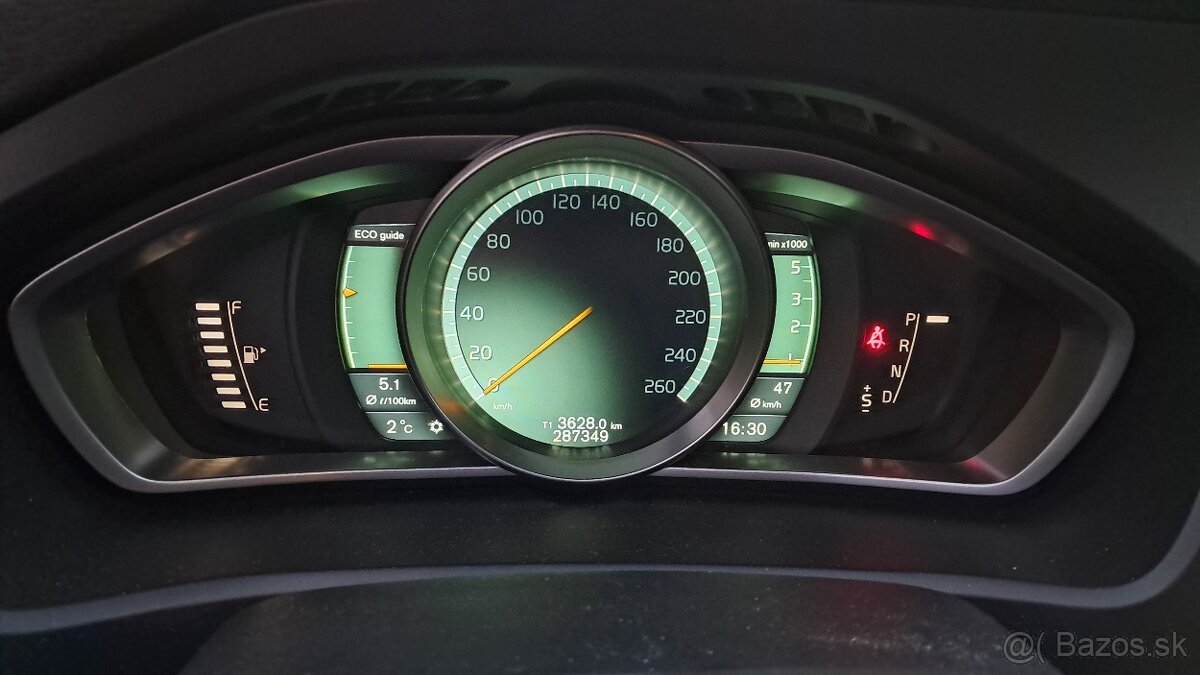 Volvo V40 2014, 1.6 Diesel, automat - 17