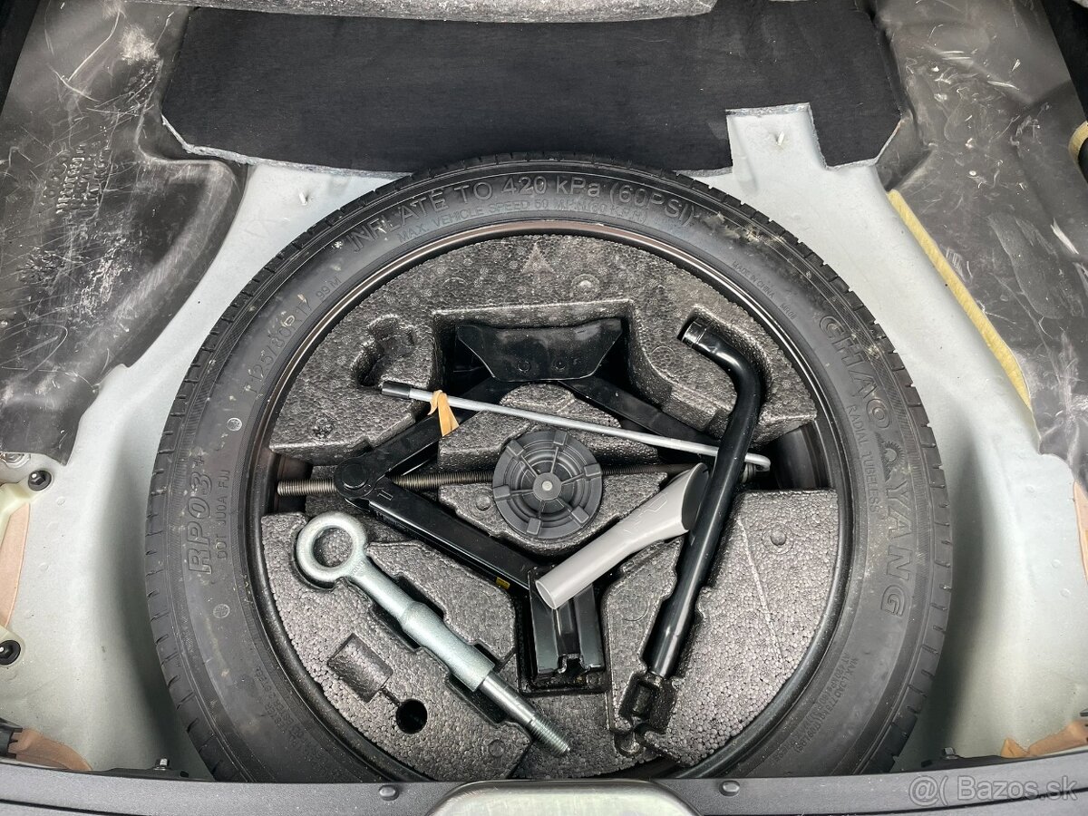 Volvo XC60 2.4 D4 R-Design AWD - 152.000km - 2016 - 17