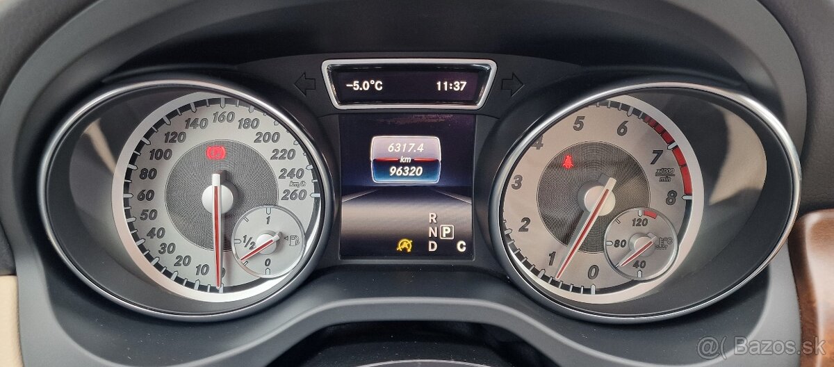 MERCEDES-BENZ GLA 180 A/T - 17