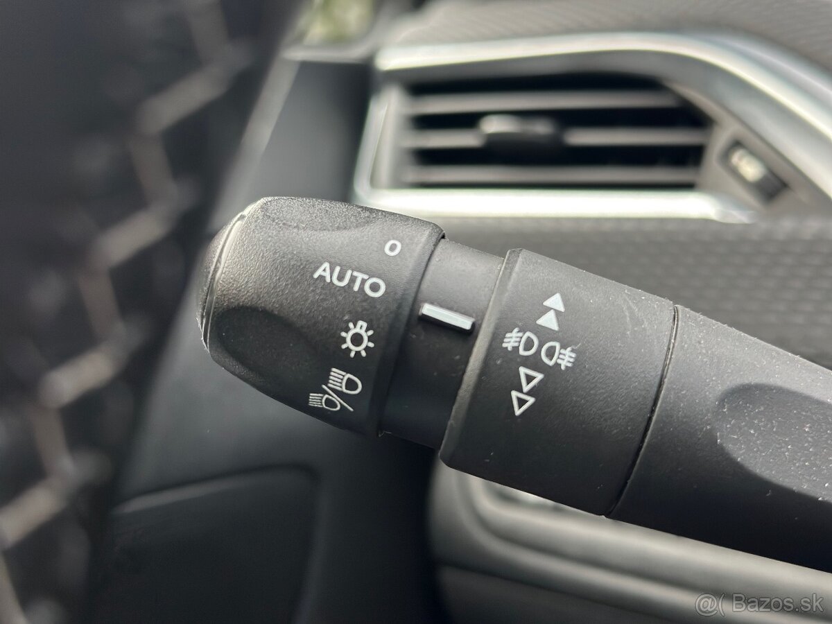 PEUGEOT 2008 1.6 HDI MANUÁL 73kW - 17